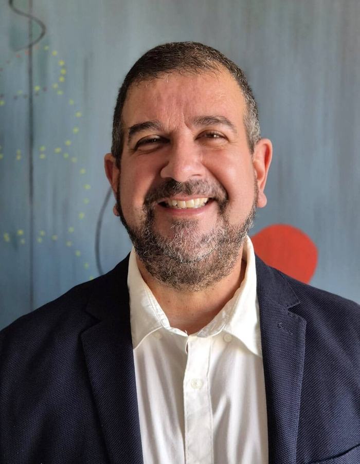 Retrato de César Castillo Flores, consultor filosófico