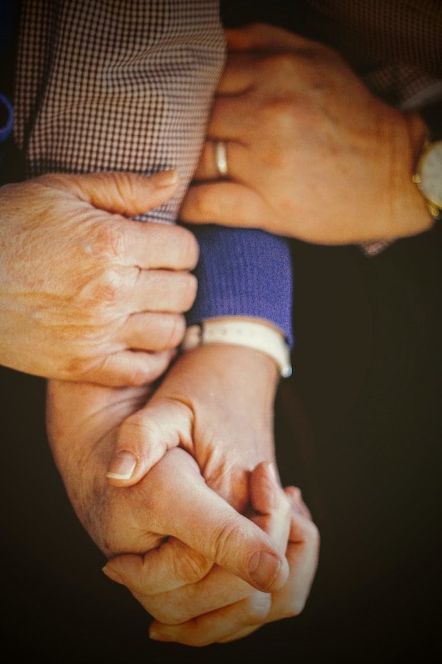 asesoramiento filosófico para la tercera edad, personas mayores y el envejecimiento una forma diferente de enfrentar los problemas con el acompañamiento de un experto en filosofía