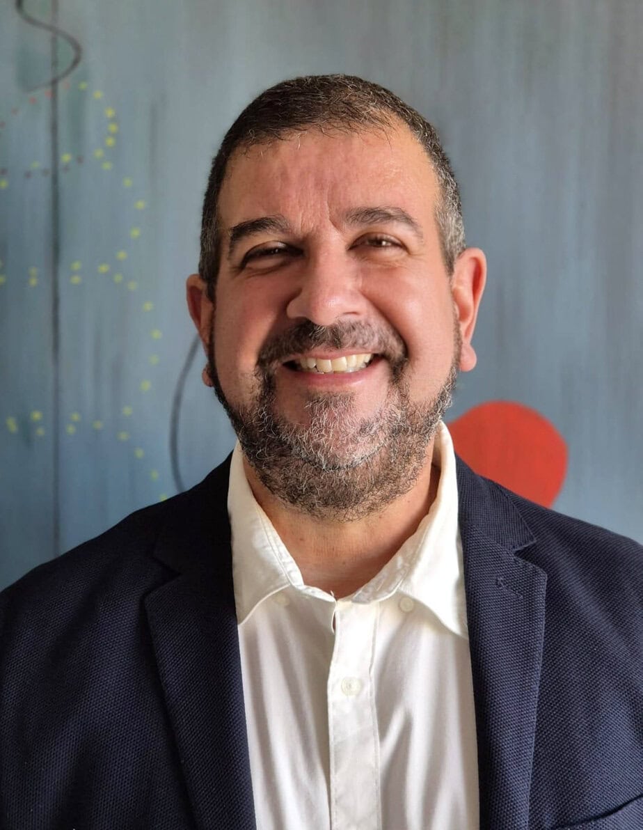 César Castillo Flores, consultor filosófico y fundador de Confilosofia.es